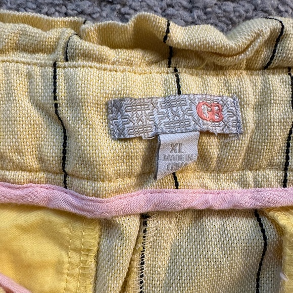 Gianni Bini linen paper bag shorts - Picture 3 of 3